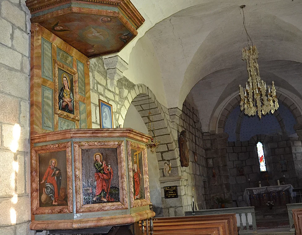 Intérieur de l'église Saint Sylvain